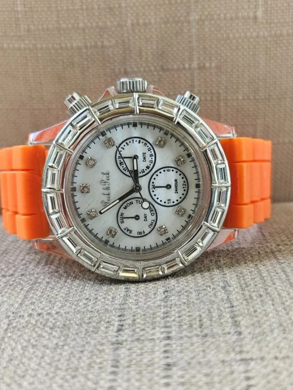Peck & Peck Wristwatch Crystals Accent Bezel Analog Quartz Fashion Unisex Watch